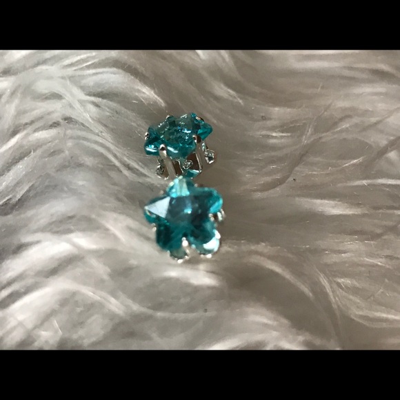 925 Sterling Silver Teal Flower Crystal earrings - Picture 3 of 4